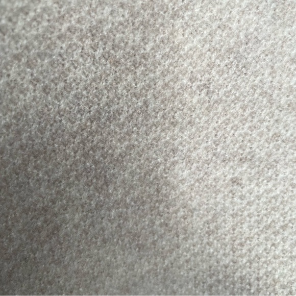 Lord & Taylor 100% Cashmere Sweater V neck Pullover Comfy Cozy in Beige L - Picture 5 of 10
